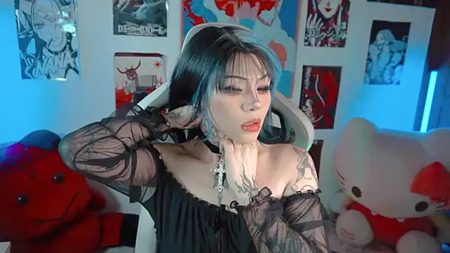 Deadly Doll online show from 11-17-25, 09:19