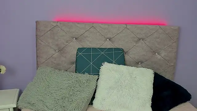 Emily Beicker online show from 01-16-26, 04:38