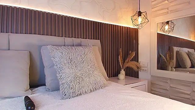 SHANONCLARK online show from 12-16-25, 07:07