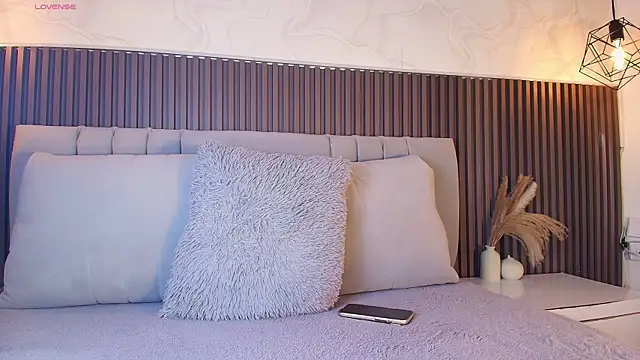 SHANONCLARK online show from 12-05-25, 07:12