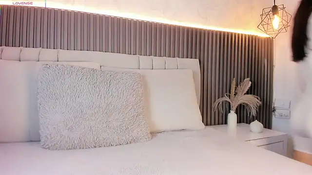 SHANONCLARK online show from 11-20-25, 07:14