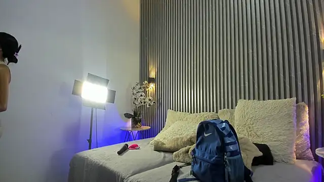 SHANONCLARK online show from 10-17-25, 07:04