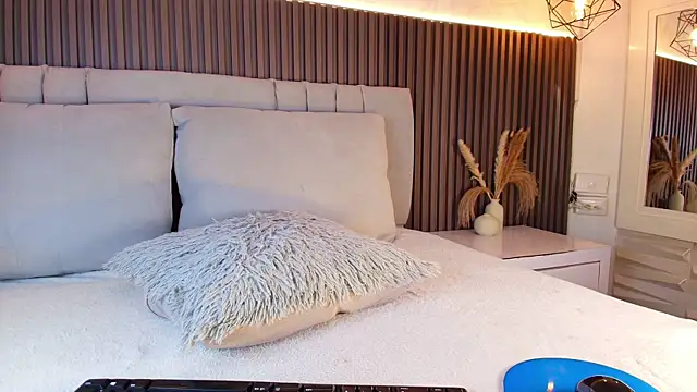 SHANONCLARK online show from 12-21-25, 11:01