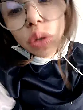 Snapshot of valentina_swallow chatting on 09-26-25, 08:27 valentina swallow online show from 09-26-25, 08:27