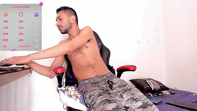 Aron Baylor online show from 12-14-25, 06:02