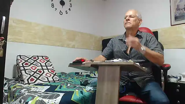 VALENTINO1983  online show from 11-13-25, 10:57