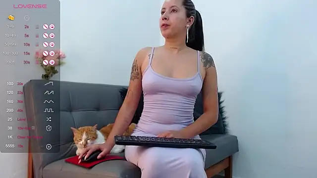 Snapshot of marthina_thompsson chatting on 02-20-25, 01:19 marthina thompsson online show from 02-20-25, 01:19