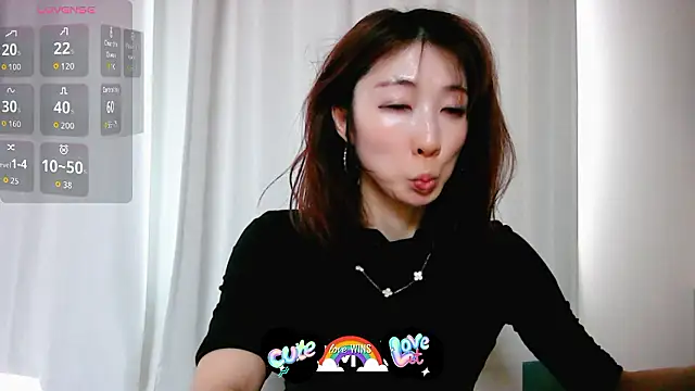 Love me Eri  online show from 05-26-26, 07:06