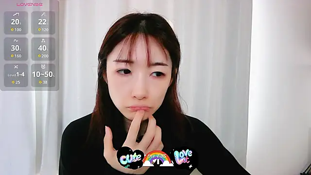 Love me Eri  online show from 10-27-25, 01:06