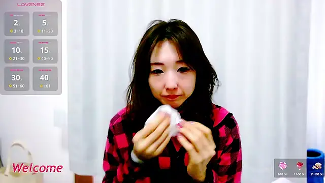 Snapshot of Love_me_Eri_ chatting on 03-03-25, 05:58 Love me Eri  online show from 03-03-25, 05:58