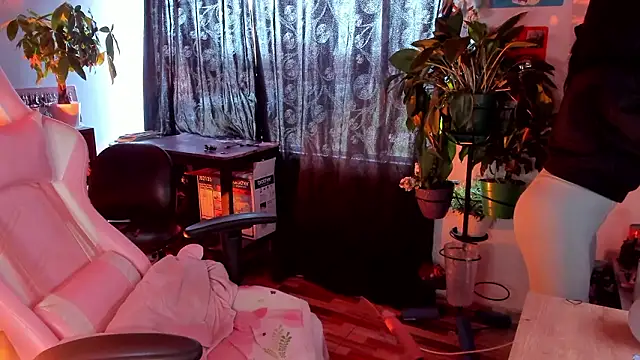 annie walker6 online show from 02-07-26, 09:23