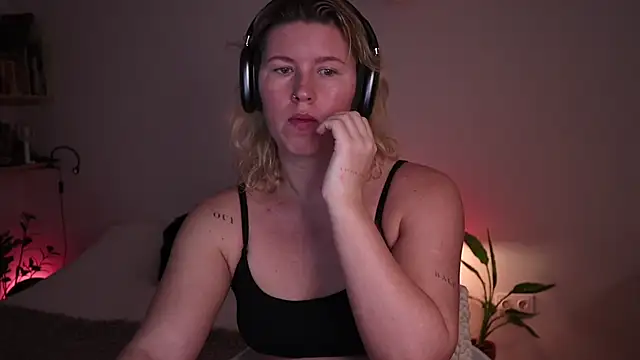 moonamii online show from 10-29-25, 12:37