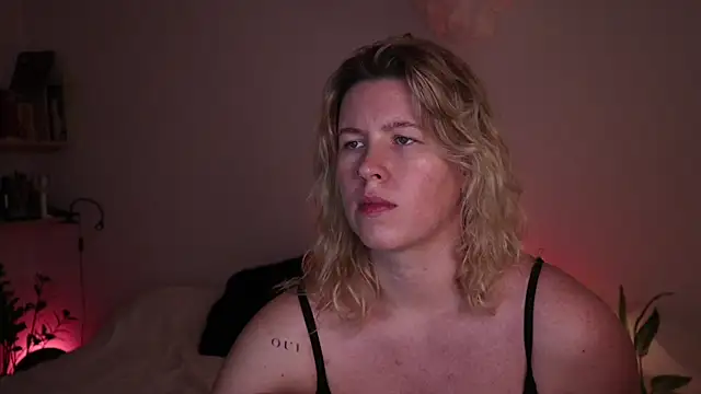 moonamii online show from 11-05-25, 07:06