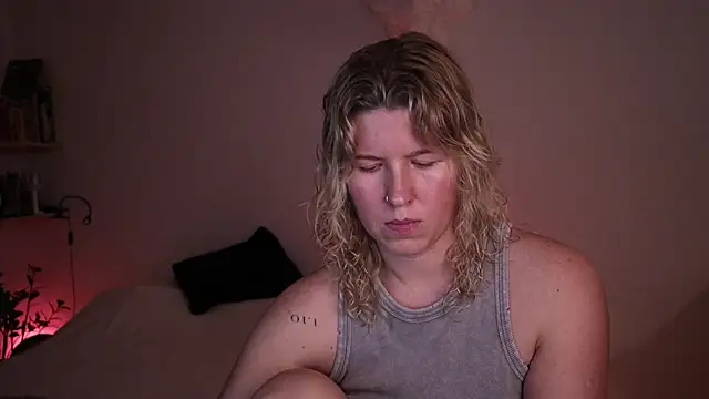 moonamii online show from 10-24-25, 02:38