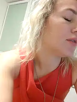 Snapshot of Linda_Gregory chatting on 12-11-24, 01:15 Linda Gregory online show from 12-11-24, 01:15