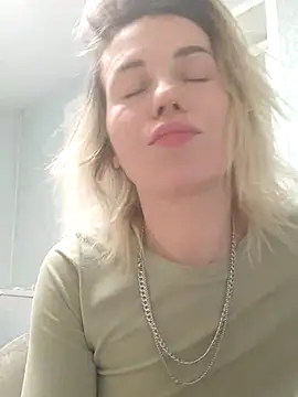 Snapshot of Linda_Gregory chatting on 02-21-25, 01:22 Linda Gregory online show from 02-21-25, 01:22