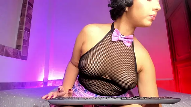 AnnaFoox1 online show from 11-25-25, 03:51