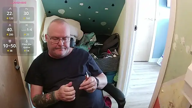 FriendlyDave online show from 03-20-25, 01:59