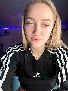 Good  Girl  online show from 12-16-25, 07:18