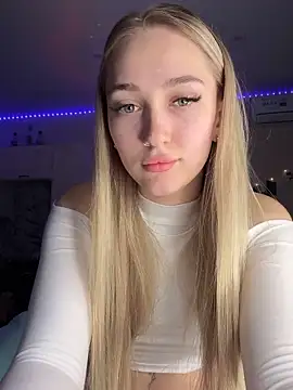 Good  Girl  online show from 10-16-25, 06:27