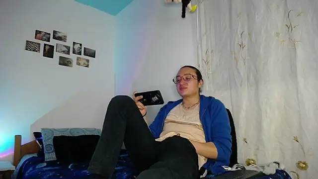 Snapshot of monkeywillwhite chatting on 02-19-26, 03:03 monkeywillwhite online show from 02-19-26, 03:03