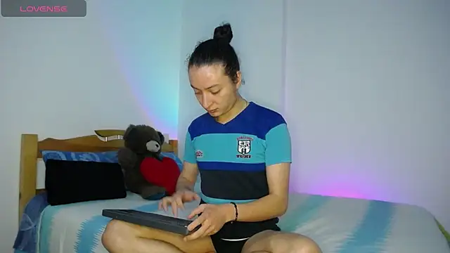 Snapshot of monkeywillwhite chatting on 12-13-24, 10:23 monkeywillwhite online show from 12-13-24, 10:23