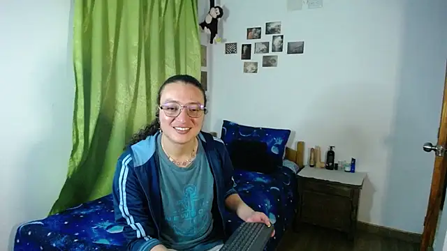 Snapshot of monkeywillwhite chatting on 10-23-25, 02:10 monkeywillwhite online show from 10-23-25, 02:10