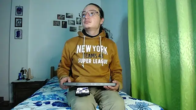 Snapshot of monkeywillwhite chatting on 11-14-25, 05:11 monkeywillwhite online show from 11-14-25, 05:11