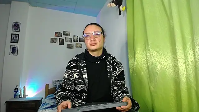 Snapshot of monkeywillwhite chatting on 11-02-25, 02:05 monkeywillwhite online show from 11-02-25, 02:05