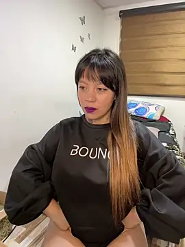 Snapshot of Bruja_lu chatting on 02-04-25, 11:06 Bruja lu online show from 02-04-25, 11:06