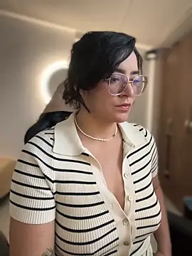 Lia flowers online show from 02-20-26, 10:01