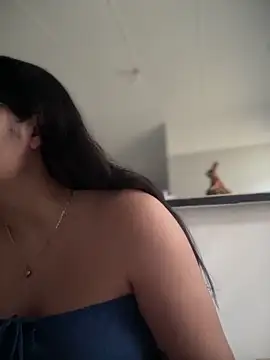 Lia flowers online show from 10-25-25, 10:10