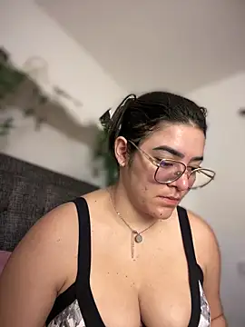 Lia flowers online show from 03-17-25, 11:02