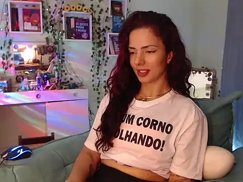 Snapshot of BeellyDance chatting on 09-11-25, 06:19 BeellyDance online show from 09-11-25, 06:19