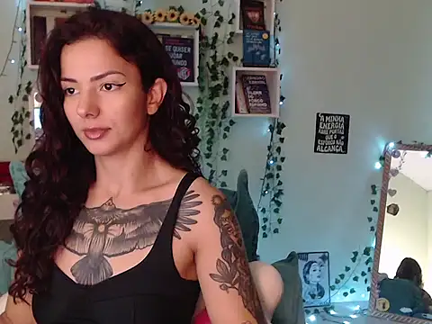 Snapshot of BeellyDance chatting on 09-14-25, 01:33 BeellyDance online show from 09-14-25, 01:33