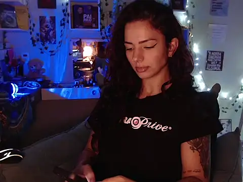 Snapshot of BeellyDance chatting on 10-10-25, 07:25 BeellyDance online show from 10-10-25, 07:25