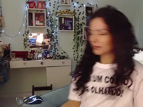 Snapshot of BeellyDance chatting on 09-12-25, 05:45 BeellyDance online show from 09-12-25, 05:45