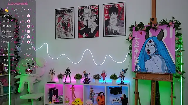 HolliWould  online show from 09-25-25, 05:41