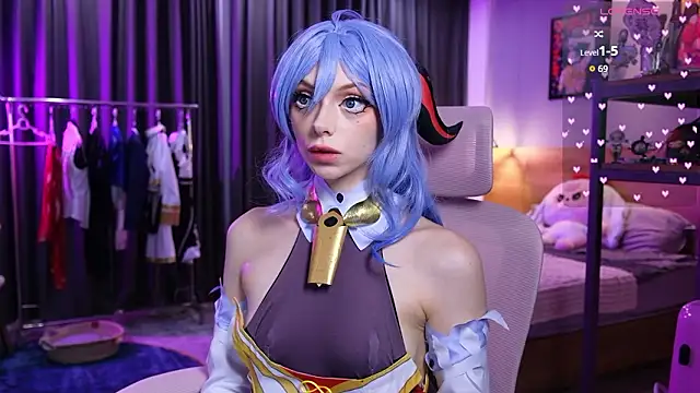 HolliWould  online show from 02-21-26, 10:50