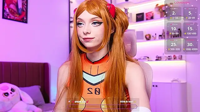 HolliWould  online show from 04-09-26, 10:32