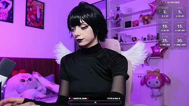 HolliWould  online show from 04-26-26, 12:02