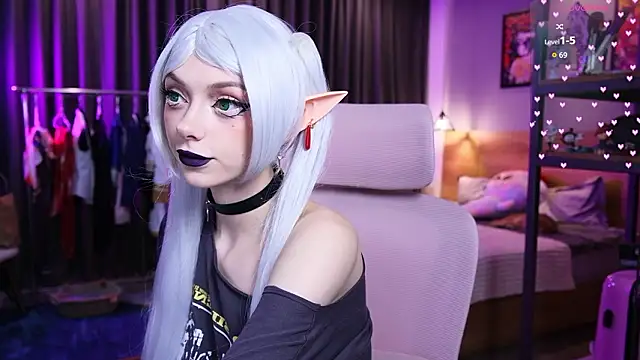 HolliWould  online show from 02-26-26, 10:59