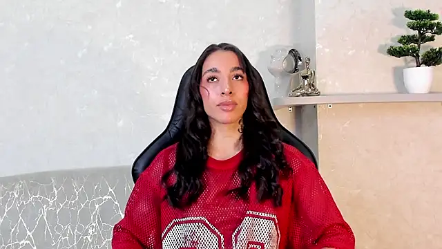 KAYLA BATISTA online show from 07-18-26, 12:08