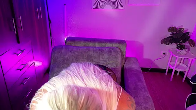 a belladanger online show from 05-08-26, 02:04