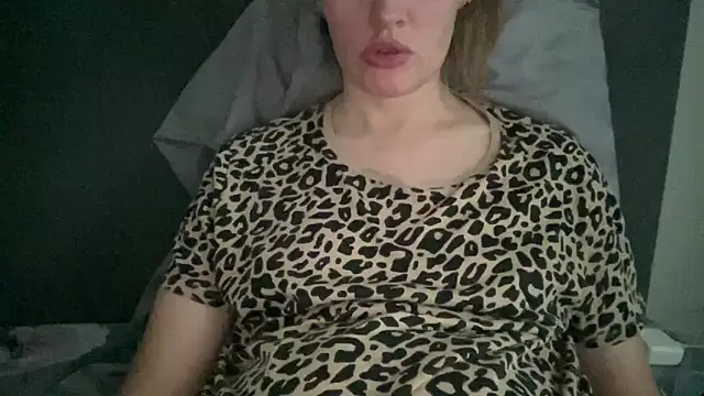 vanessa4you online show from 10-15-25, 04:11