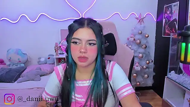 CuteDani  online show from 11-27-25, 06:14