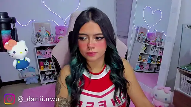 Snapshot of CuteDani_ chatting on 05-10-26, 08:18 CuteDani online show from 05-10-26, 08:18