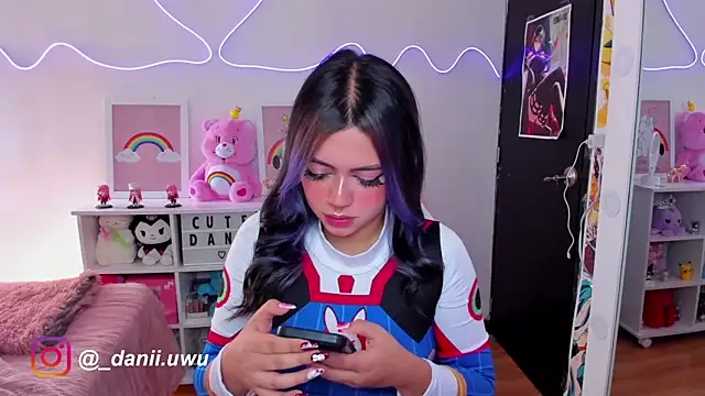 Snapshot of CuteDani_ chatting on 01-18-25, 03:05 CuteDani online show from 01-18-25, 03:05