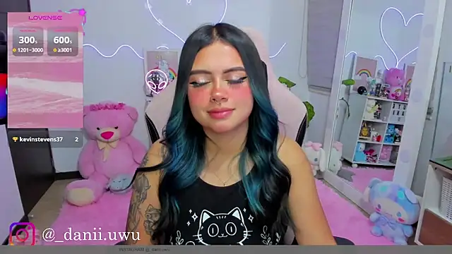 Snapshot of CuteDani_ chatting on 03-16-26, 04:09 CuteDani online show from 03-16-26, 04:09