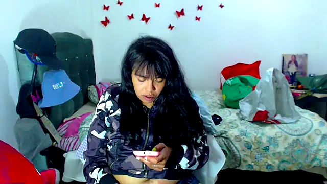 Snapshot of AmaraRoberts420 chatting on 09-18-25, 05:21 AmaraRoberts420 online show from 09-18-25, 05:21